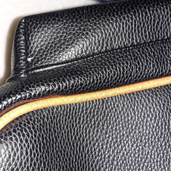 Medium sized faux leather backpack. No brand name - Picture 8 of 8